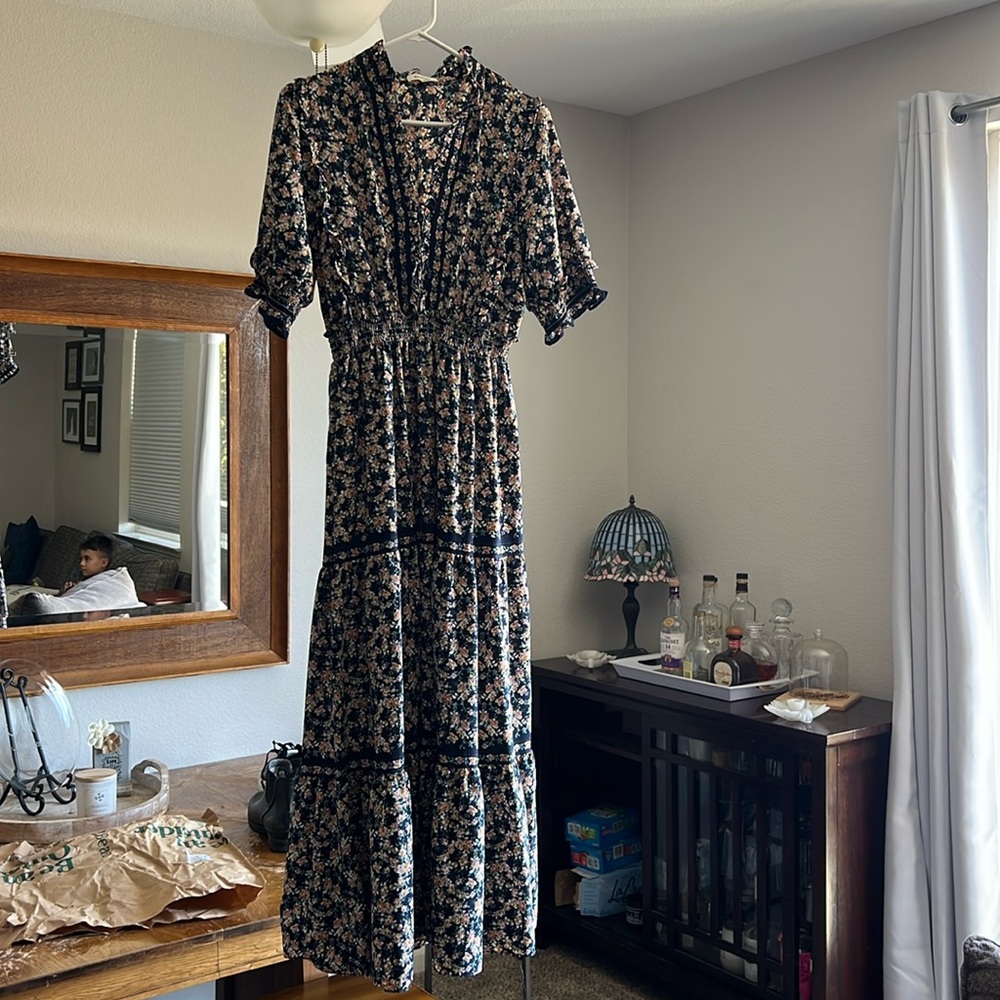 Max Studio. Like new Ruffle Collar Print Tiered Maxi Dress